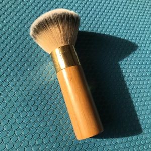 Tarte airbrush finish bamboo foundation brush